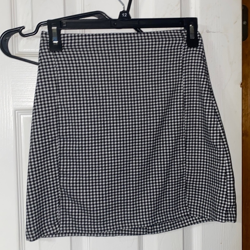 White and black plaid skirt